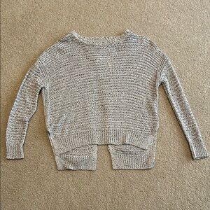 Gray Crew Neck Sweater with Classic Knit Pattern